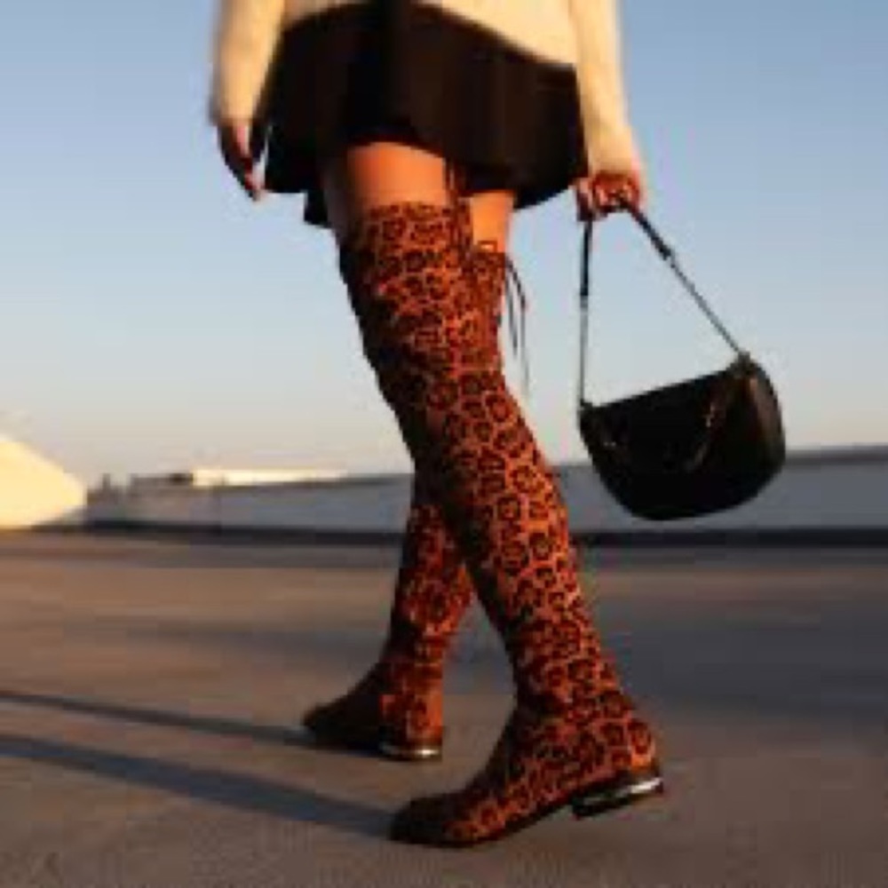 Shoe Dazzle Machele Flat Boots in Leopard Size 8